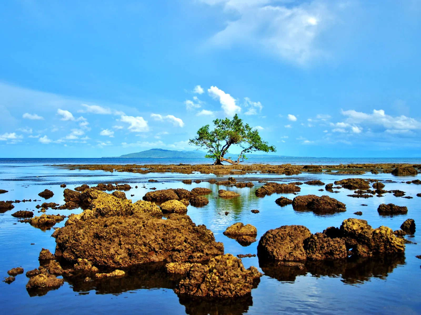 Cagbalete Island