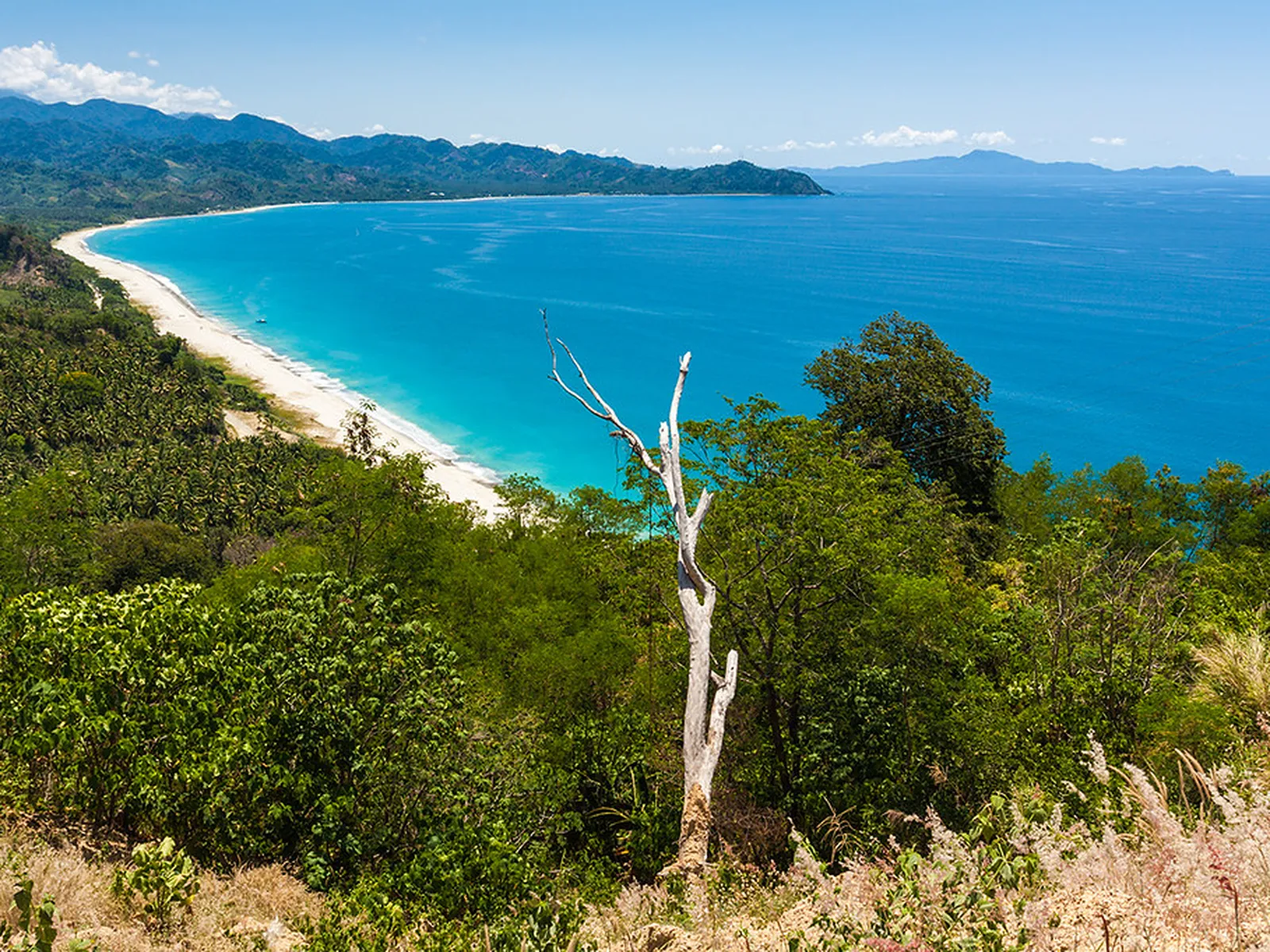 Dinadiawan Beach