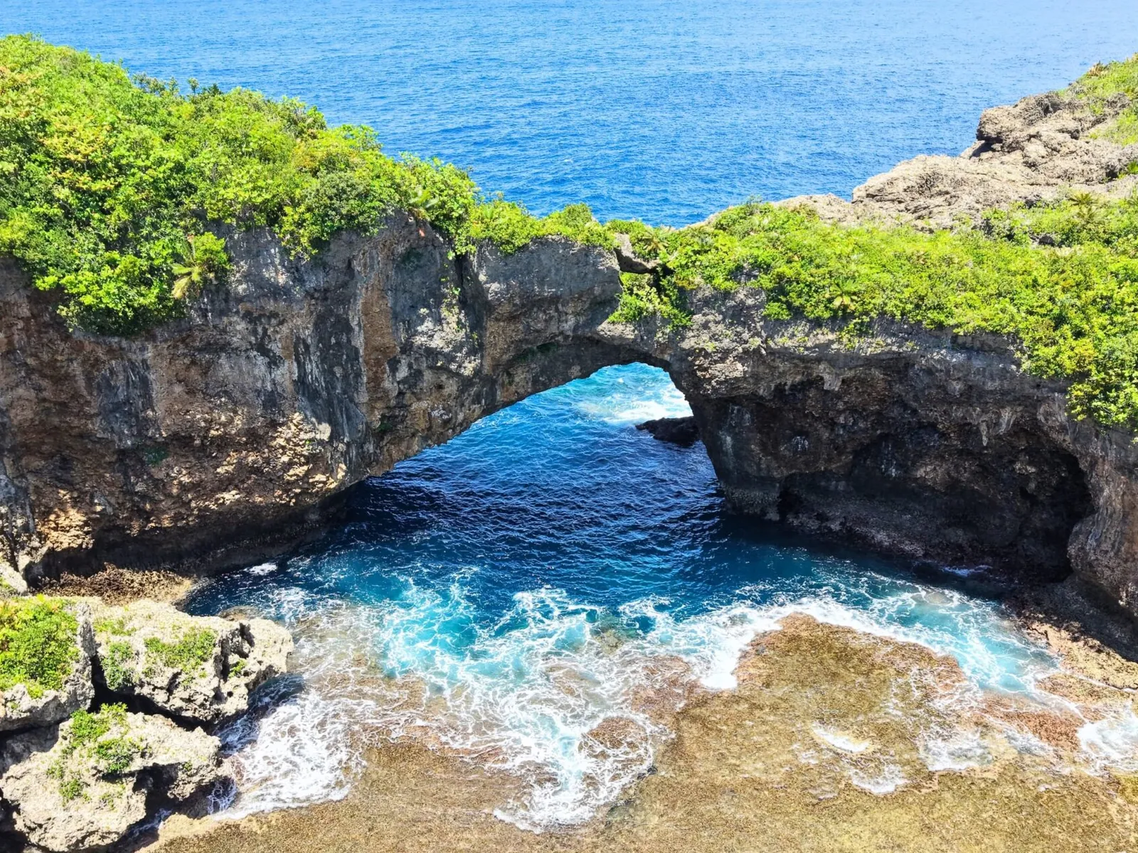 Ginduyanan Cove