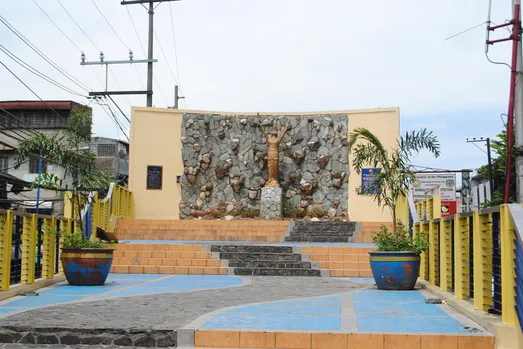 Liwasang Katubusan / Liberation Plaza