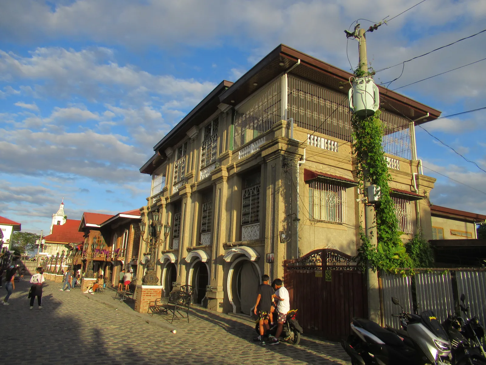 Lumang Gapan (Little Vigan)