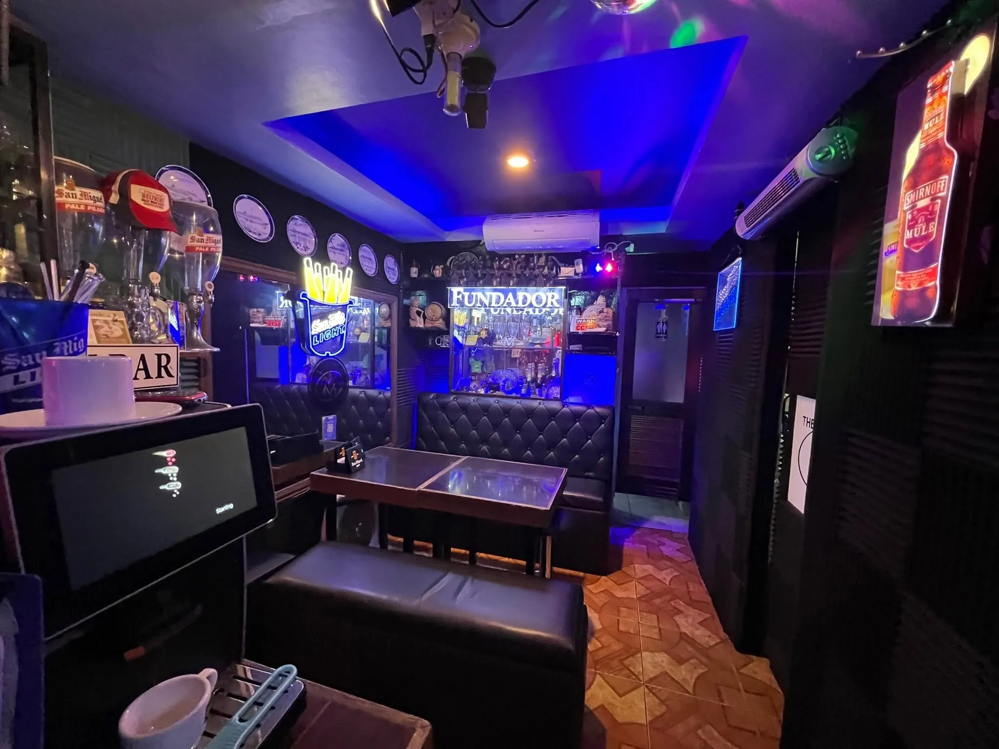 Mbar Restaurant / TheMbar House of Cocktails