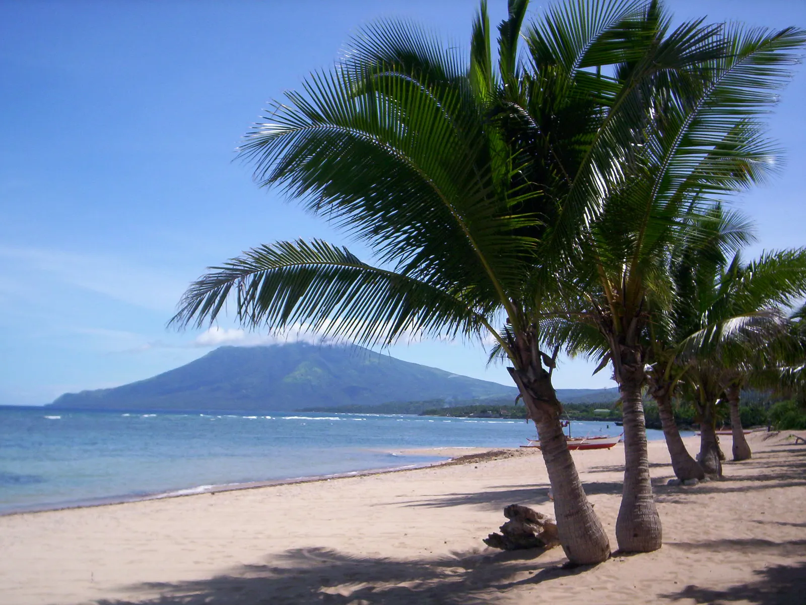 Poctoy White Beach
