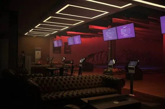 Studio 300 Bowling Pioneer